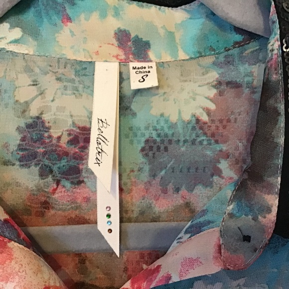 It’s Like Wearing Art Semi Sheer Blouse - Picture 3 of 8